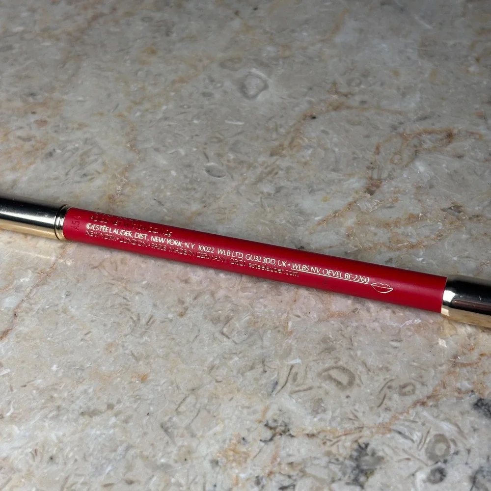 Estee Lauder Double Wear 24H Stay in Place Lip Liner‎ 018 Red Full Size